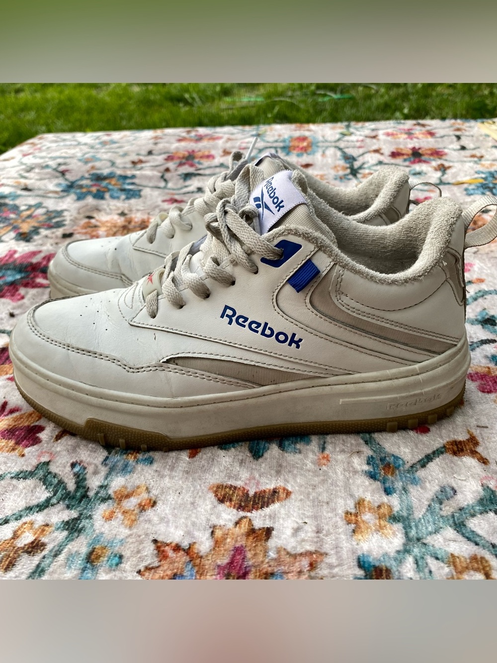 Reebok White Leather Sneakers with Blue Accents sz8